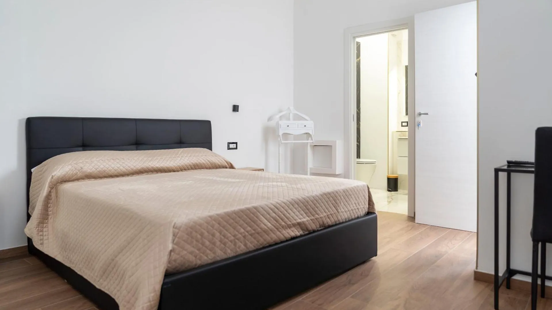 Alloggio in famiglia La Corte Guest House Bari