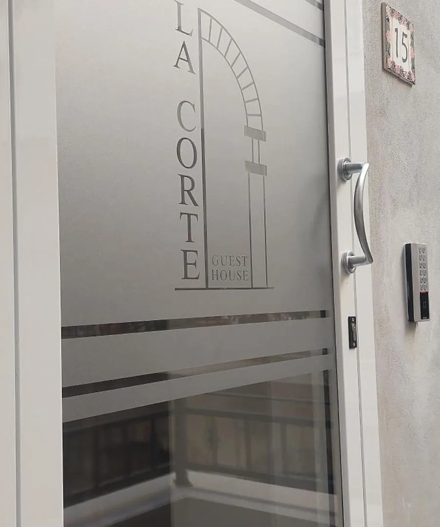 Alloggio in famiglia La Corte Guest House Bari