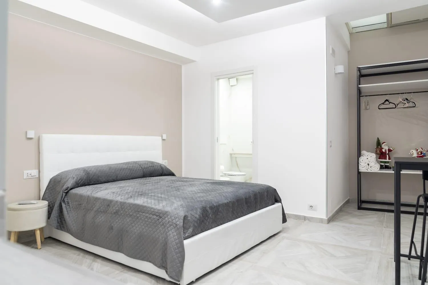 Alloggio in famiglia La Corte Guest House Bari Italia
